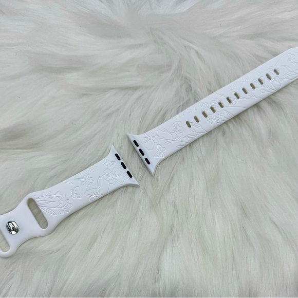 New Floral   Design Apple Watch Bands  42mm 44mm 45mm 49mm in Snow White - Picture 3 of 4